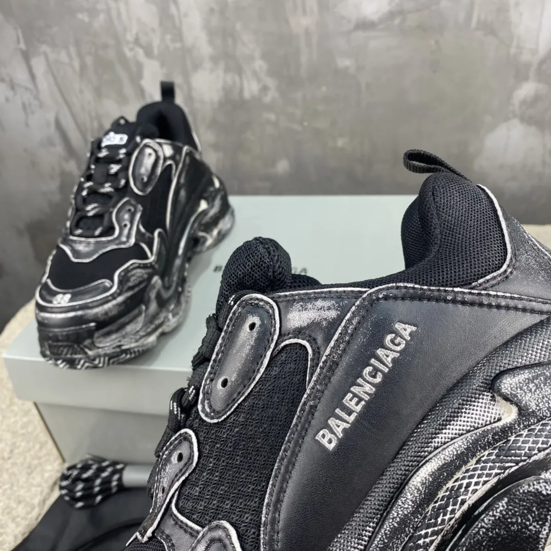 Balenciaga Triple S Black Distressed Sneakers – Replica Sneakers & Balenciaga Replica Shoes Thermal 785