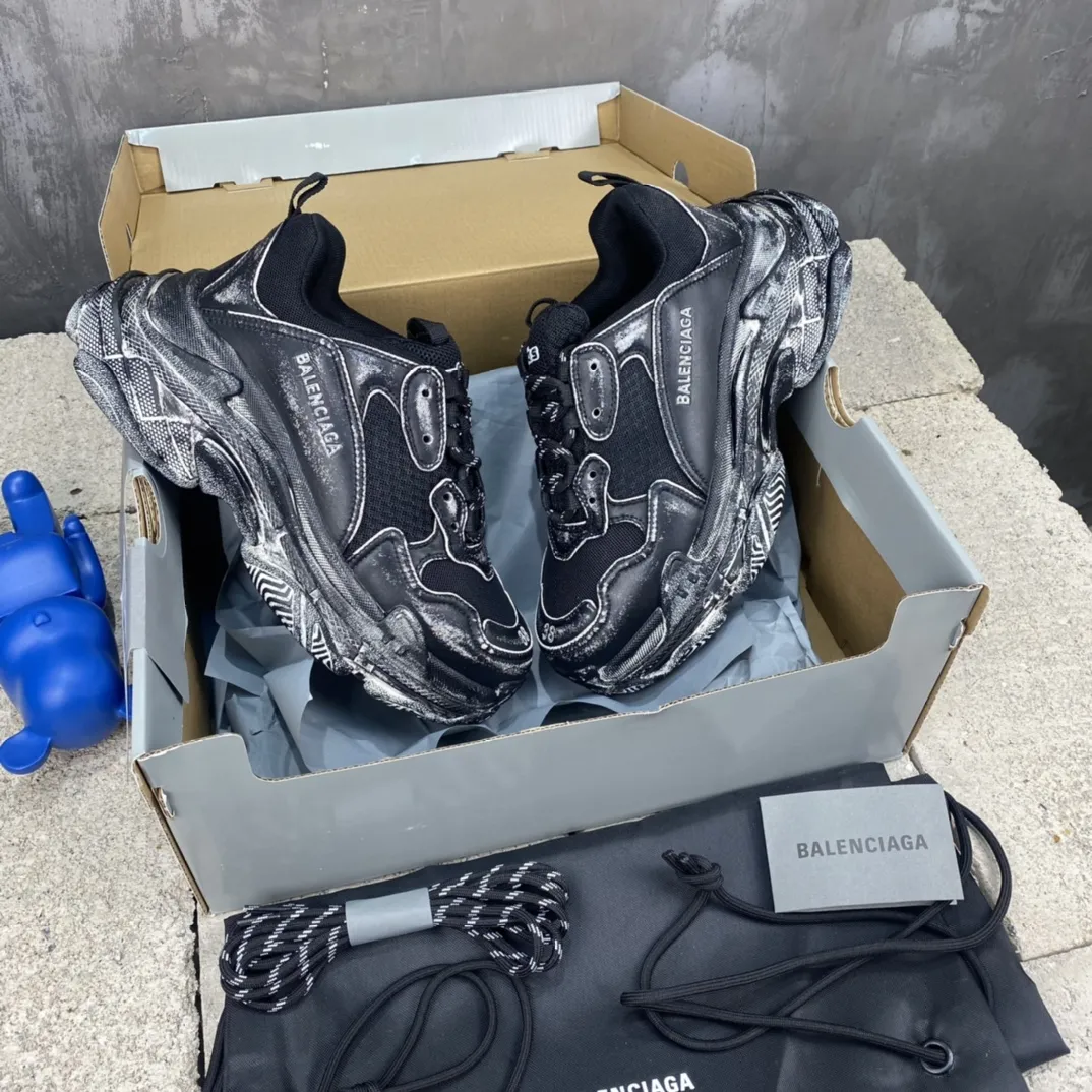 Balenciaga Triple S Black Distressed Sneakers – Replica Sneakers & Balenciaga Replica Shoes Thermal 785