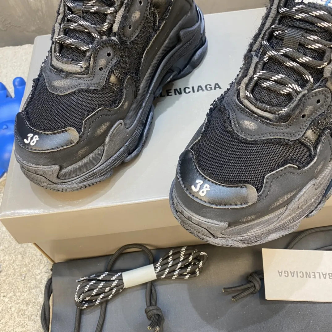 Youthful Balenciaga Triple S Black Replica Sneakers –  Rep Shoes for Sale 803