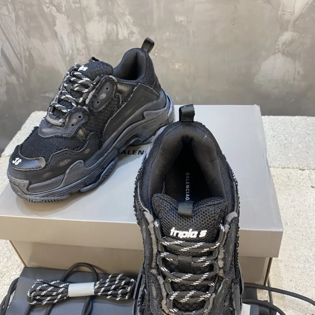 Youthful Balenciaga Triple S Black Replica Sneakers –  Rep Shoes for Sale 803
