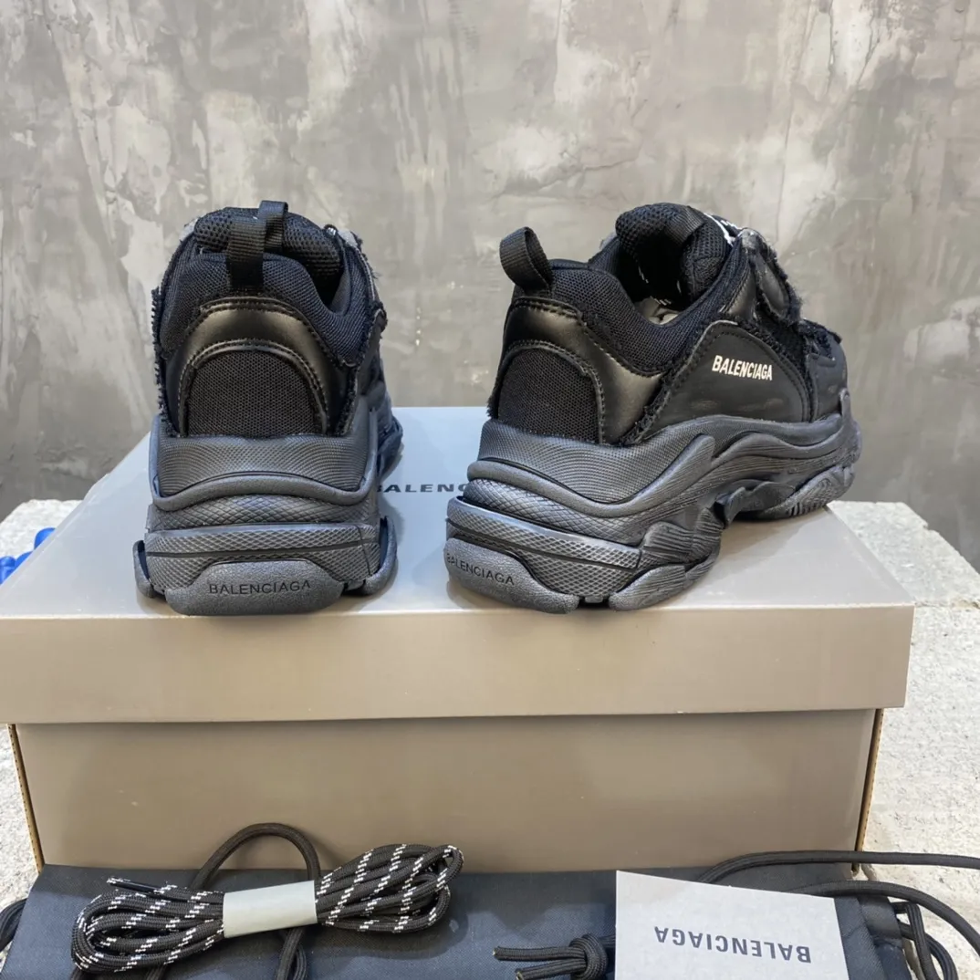 Youthful Balenciaga Triple S Black Replica Sneakers –  Rep Shoes for Sale 803