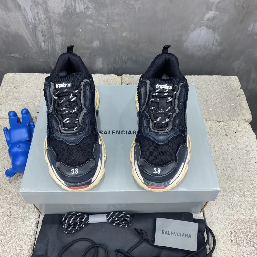 TravelReady Balenciaga Triple S Black Sneakers –  Replica Sneakers & Balenciaga Replica Shoes 807