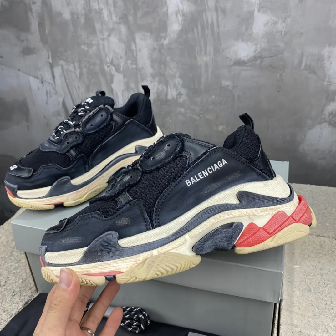 Balenciaga Triple S Black Sneakers –  Replica Sneakers & Balenciaga Replica Shoes Vibrant 802