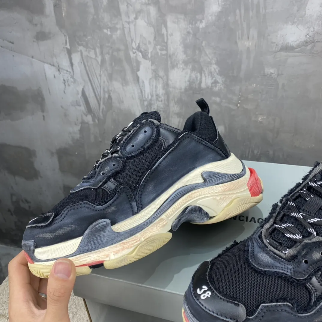 Balenciaga Triple S Black Sneakers –  Replica Sneakers & Balenciaga Replica Shoes Vibrant 802