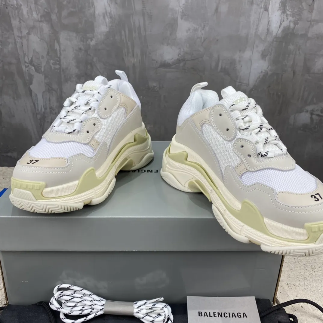 Balenciaga Triple S Cream White Replica Sneakers –  Rep Shoes Collection Versatile 799