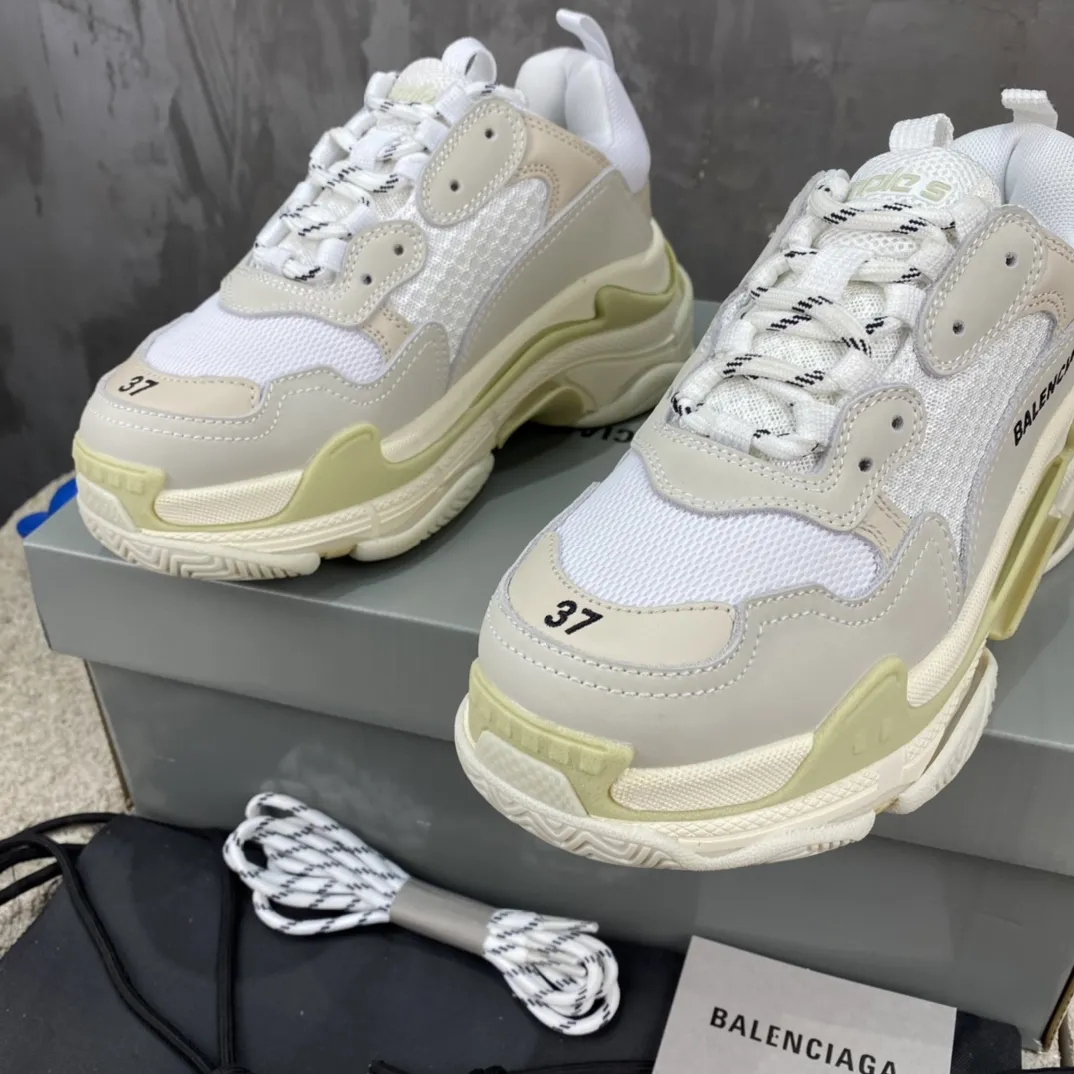Balenciaga Triple S Cream White Replica Sneakers –  Rep Shoes Collection Versatile 799