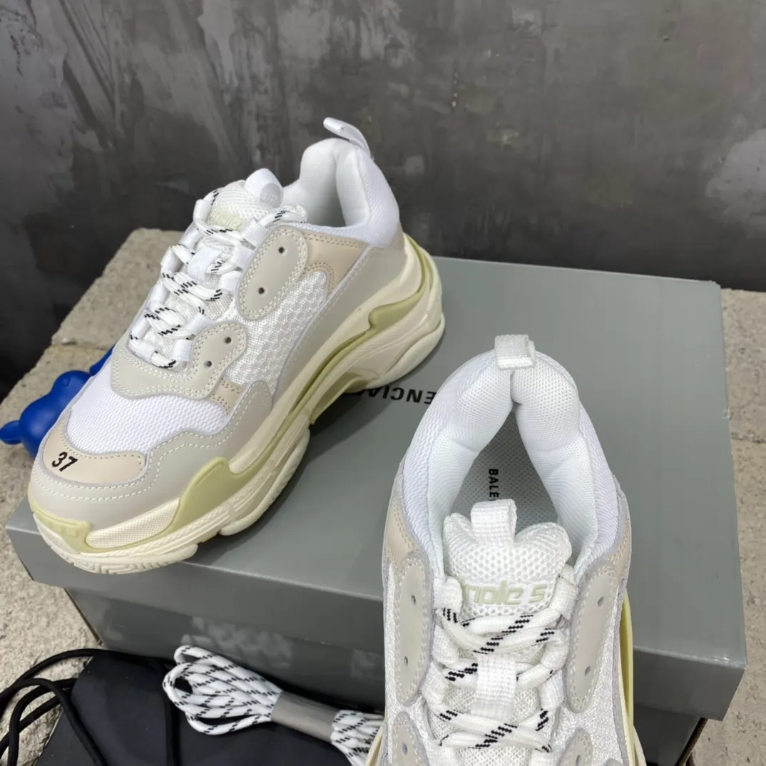 Balenciaga Triple S Cream White Replica Sneakers –  Rep Shoes Collection Versatile 799