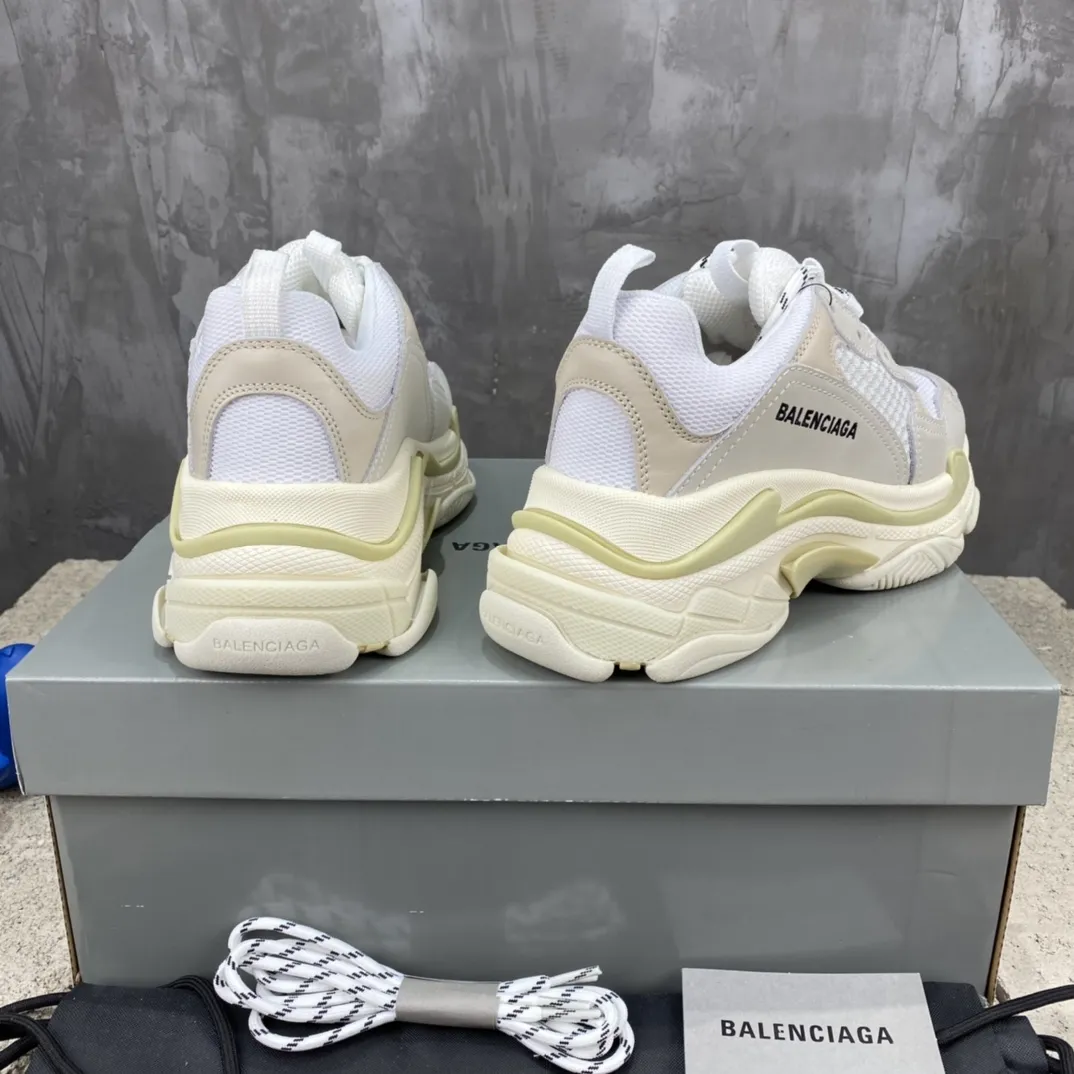 Balenciaga Triple S Cream White Replica Sneakers –  Rep Shoes Collection Versatile 799