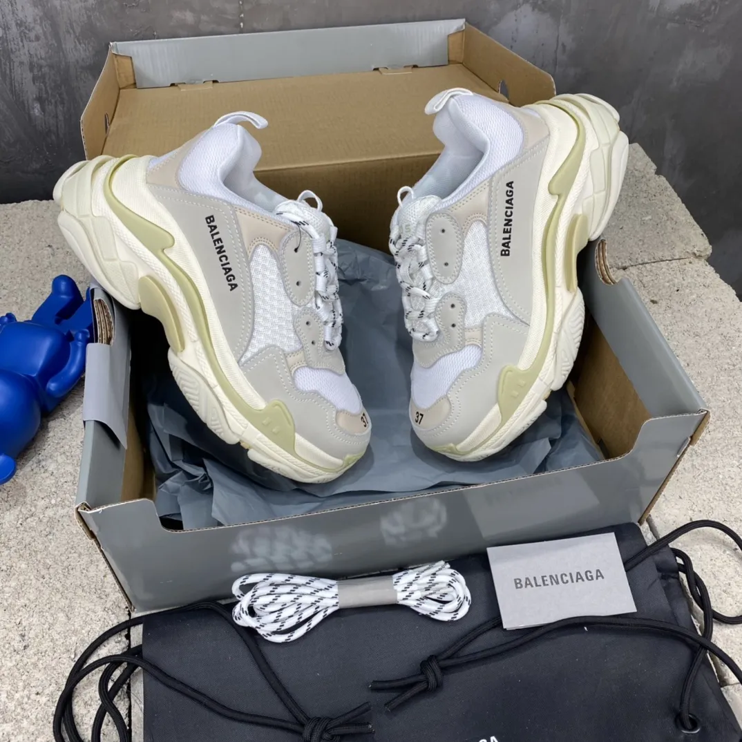 Balenciaga Triple S Cream White Replica Sneakers –  Rep Shoes Collection Versatile 799
