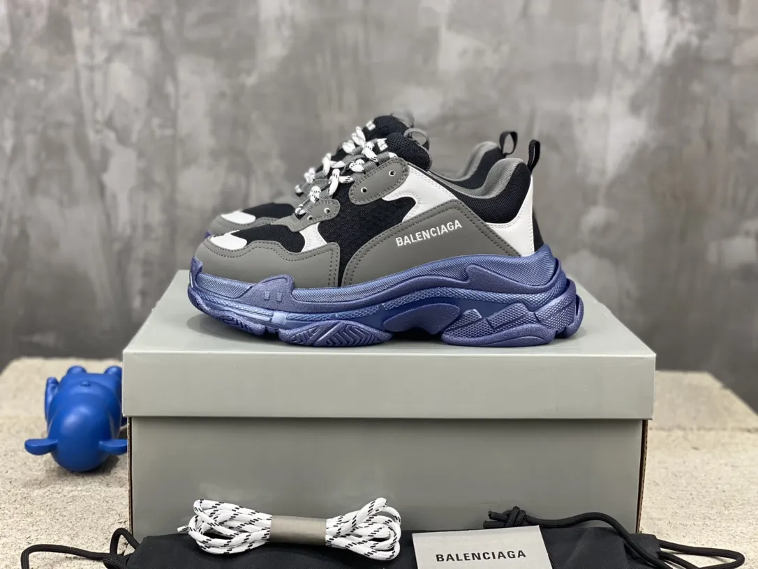 Balenciaga Triple S Grey Black Replica Sneakers –  Rep Shoes Collection Packable 782