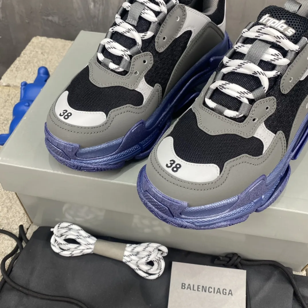 Balenciaga Triple S Grey Black Replica Sneakers –  Rep Shoes Collection Packable 782