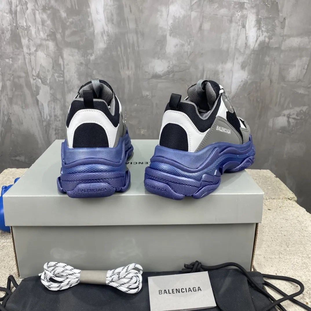 Balenciaga Triple S Grey Black Replica Sneakers –  Rep Shoes Collection Packable 782