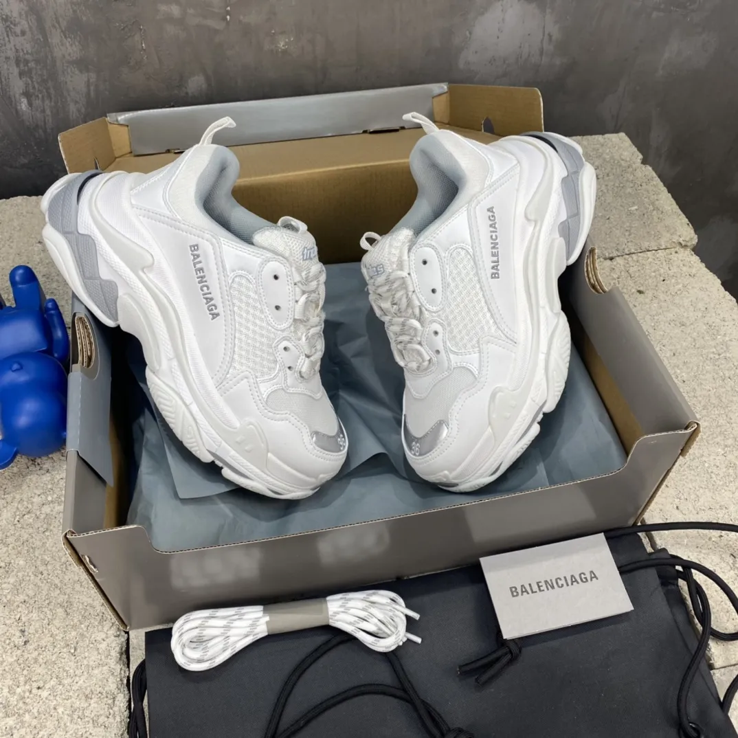 Tailored Balenciaga Triple S White Replica Sneakers –  Rep Shoes Collection 801