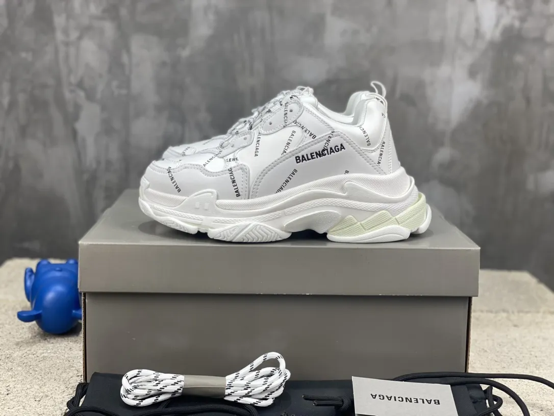 Flexible Balenciaga Triple S White Replica Sneakers –  Rep Shoes for Sale 805