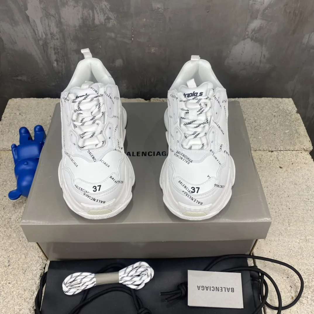 Flexible Balenciaga Triple S White Replica Sneakers –  Rep Shoes for Sale 805