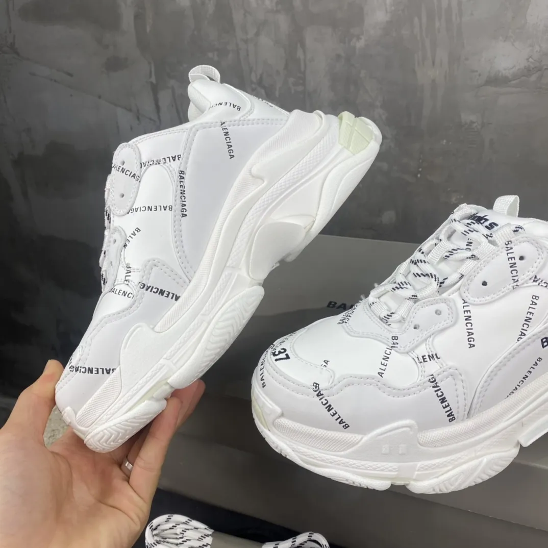Flexible Balenciaga Triple S White Replica Sneakers –  Rep Shoes for Sale 805