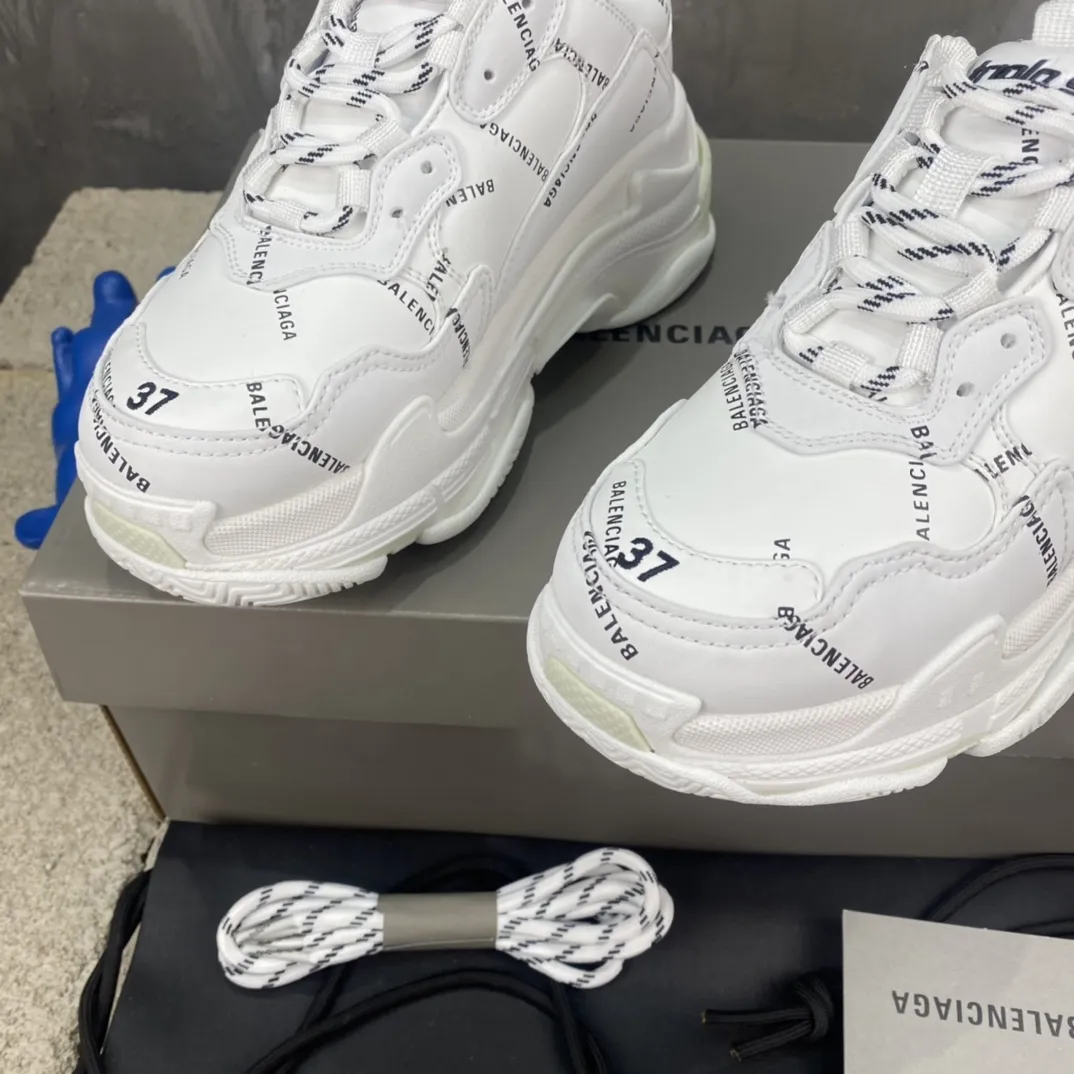 Flexible Balenciaga Triple S White Replica Sneakers –  Rep Shoes for Sale 805