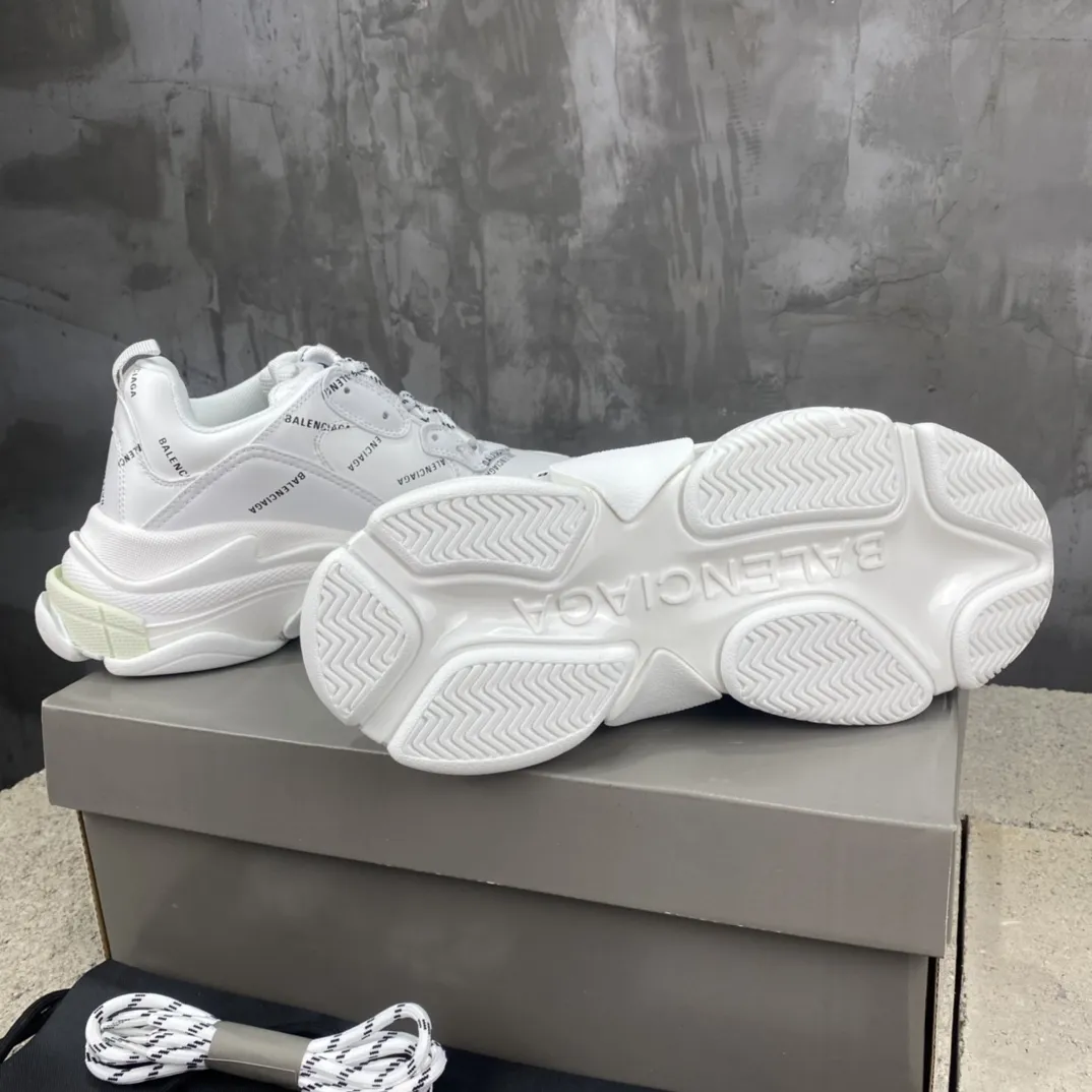 Flexible Balenciaga Triple S White Replica Sneakers –  Rep Shoes for Sale 805