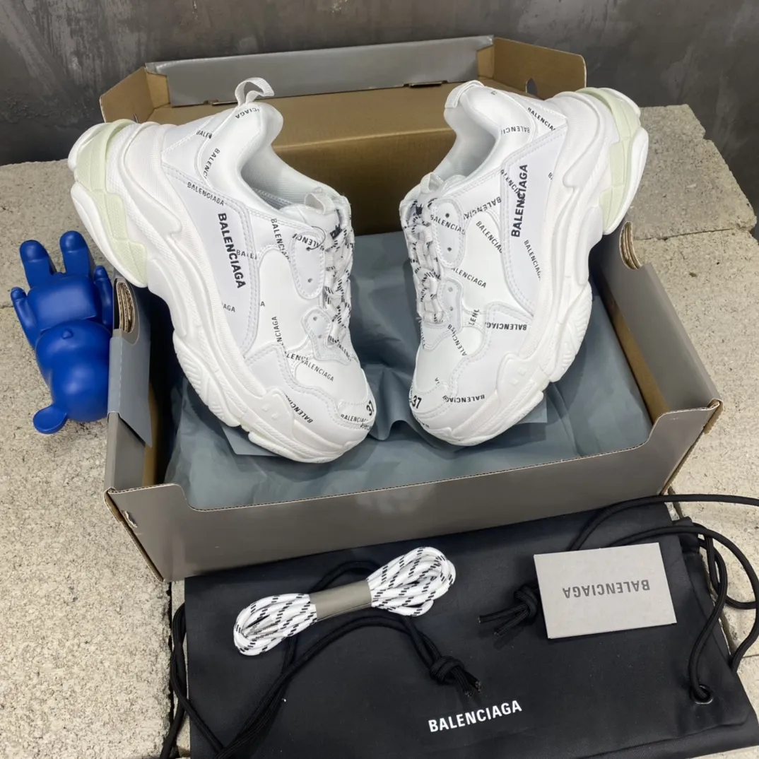 Flexible Balenciaga Triple S White Replica Sneakers –  Rep Shoes for Sale 805