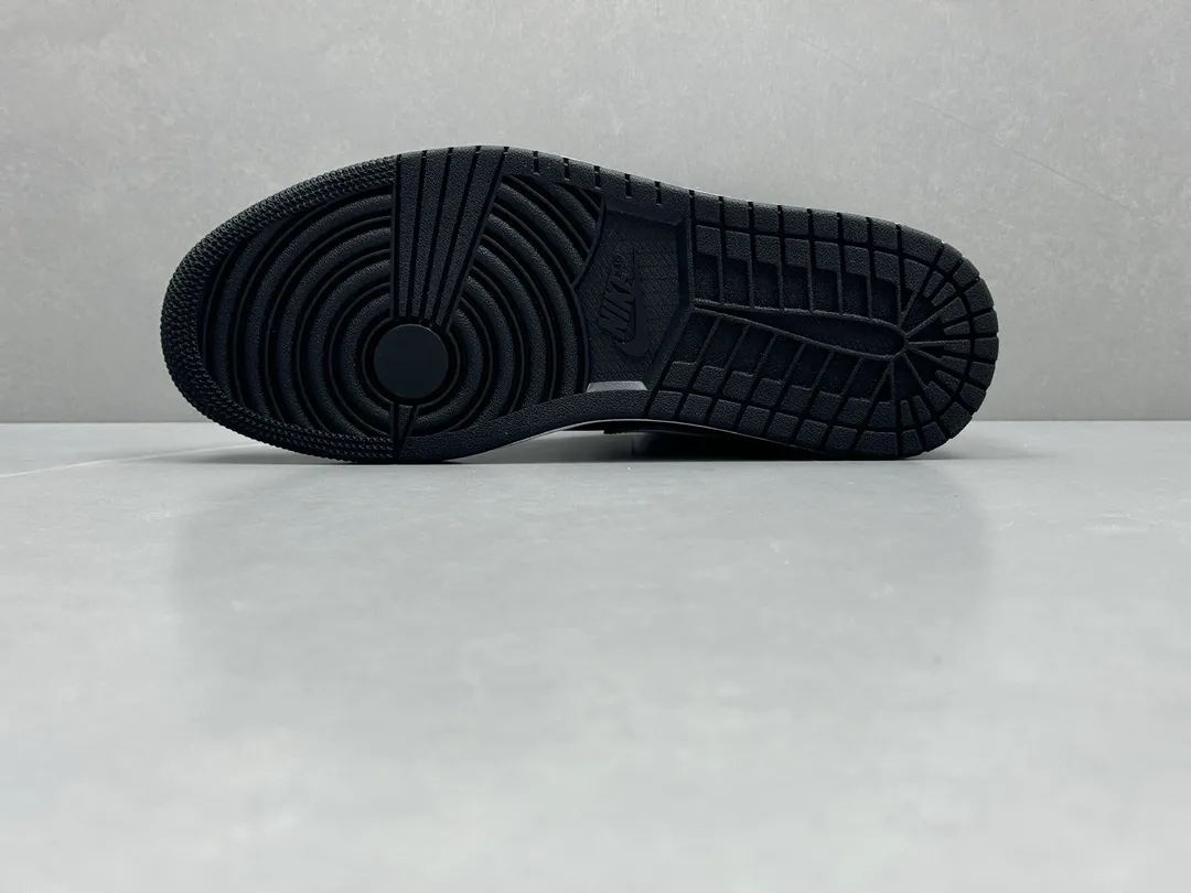 SoftTouch ChunYuan AJ1 Zhongbang Panda Black and White High-Top Sneakers, Top Rep Shoes and Best Replica Sneakers in Sizes 36-46 (Including Half Sizes 1335