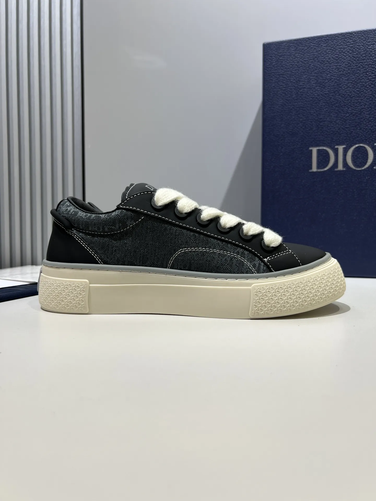 HighQuality Dior B33 Black Leather Sneakers – Couples Edition,  Style with Top Rep Shoes and Best Replica Sneakers for Men and Women 55