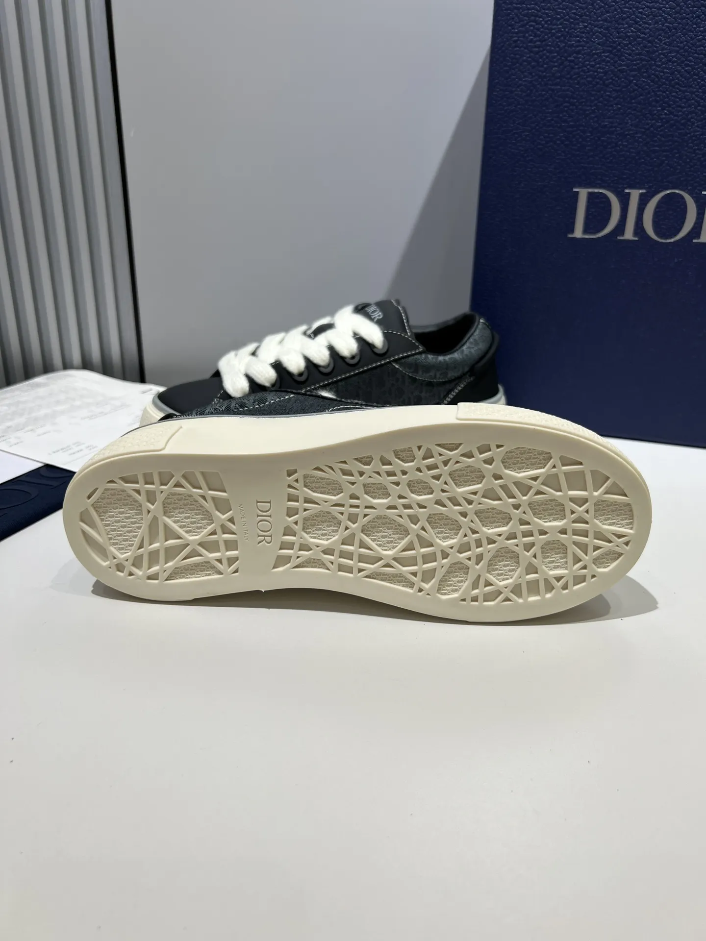 HighQuality Dior B33 Black Leather Sneakers – Couples Edition,  Style with Top Rep Shoes and Best Replica Sneakers for Men and Women 55