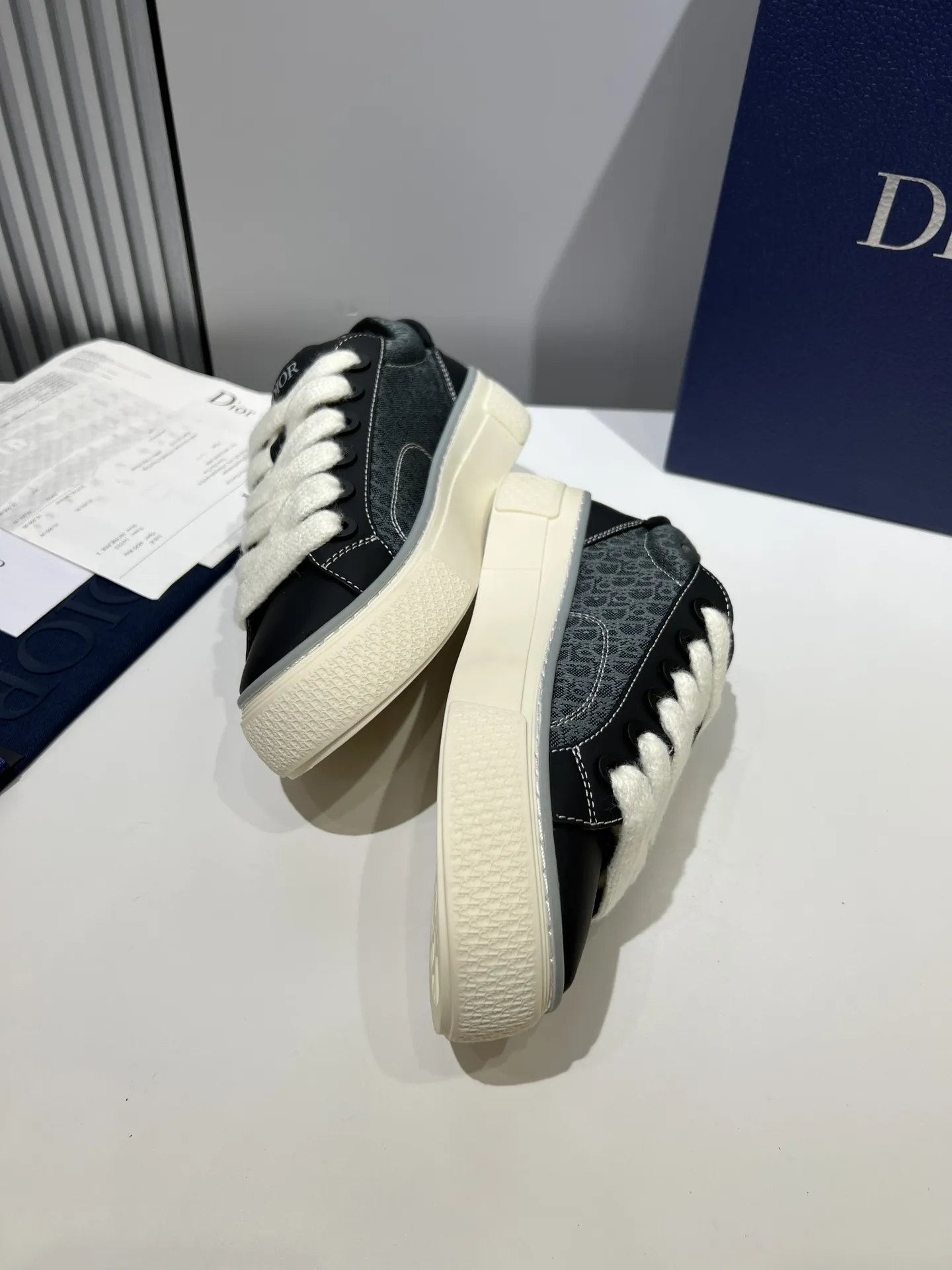 HighQuality Dior B33 Black Leather Sneakers – Couples Edition,  Style with Top Rep Shoes and Best Replica Sneakers for Men and Women 55