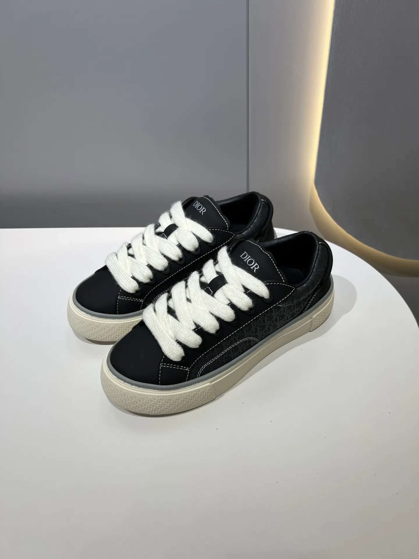 HighQuality Dior B33 Black Leather Sneakers – Couples Edition,  Style with Top Rep Shoes and Best Replica Sneakers for Men and Women 55