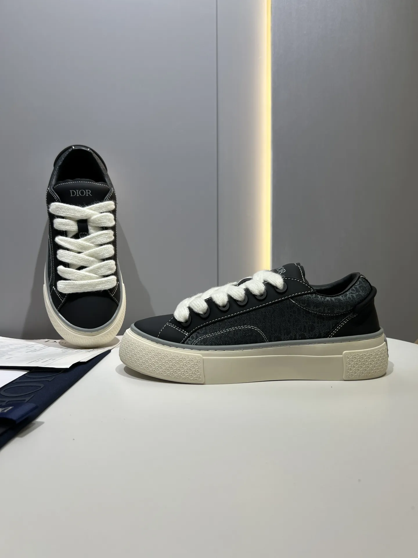 HighQuality Dior B33 Black Leather Sneakers – Couples Edition,  Style with Top Rep Shoes and Best Replica Sneakers for Men and Women 55