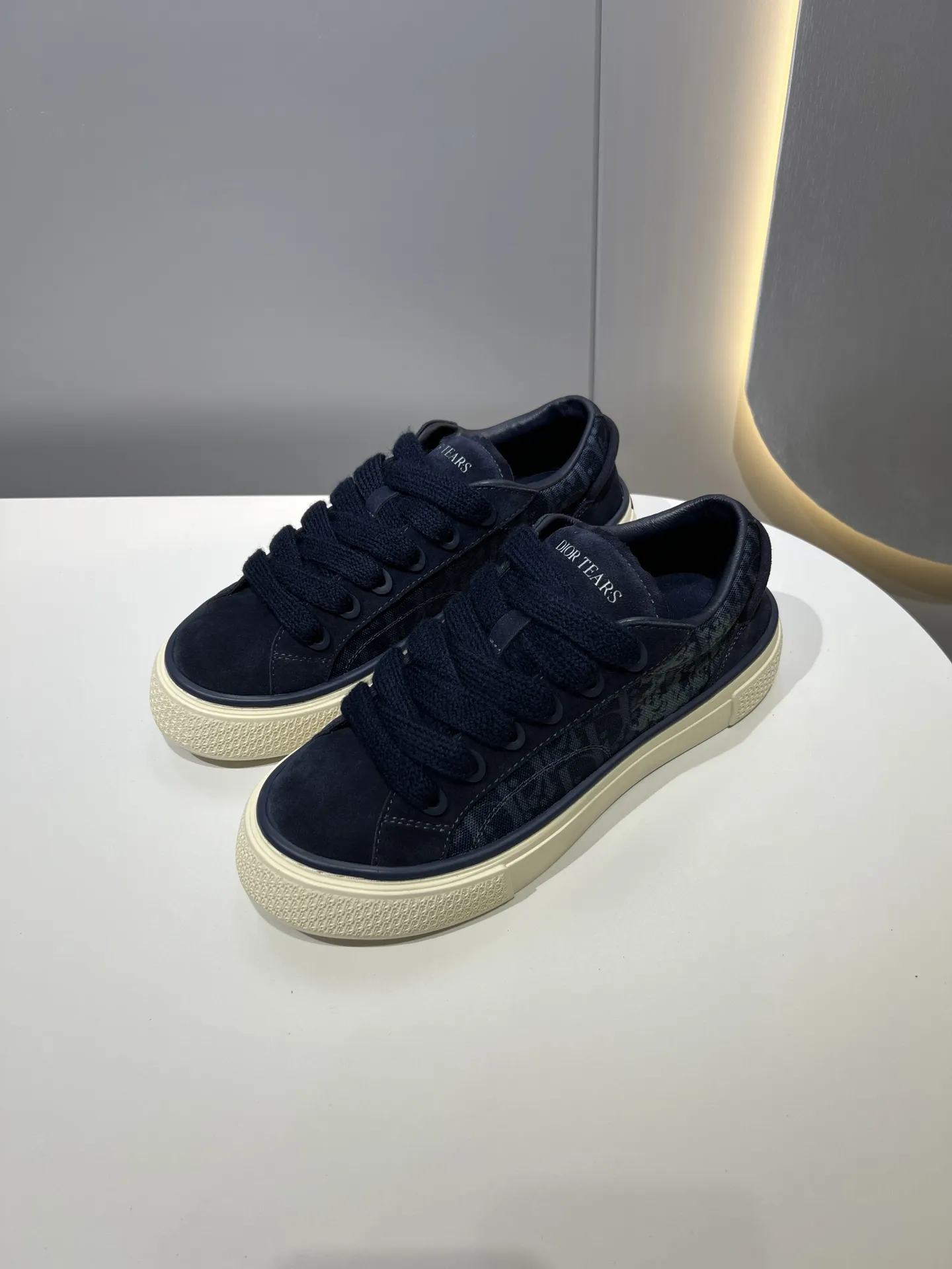 WeatherProof Dior B33 Sneakers – Black  Leather, Couples Edition, Top Version Rep Shoes, Best Replica Sneakers Online 48