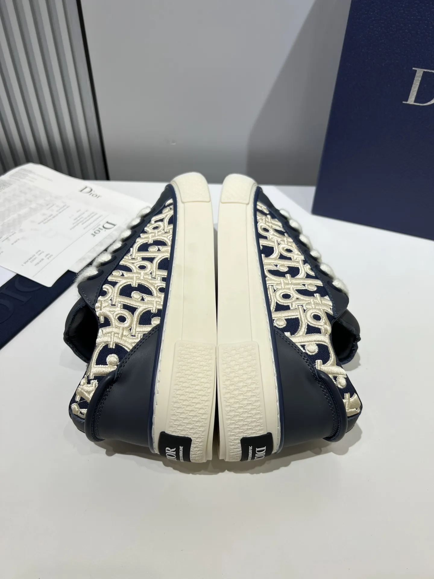 Affordable Dior B33 Sneakers – Black  Leather, Couples Style, Top Rep Shoes, Fake Diors Design 57