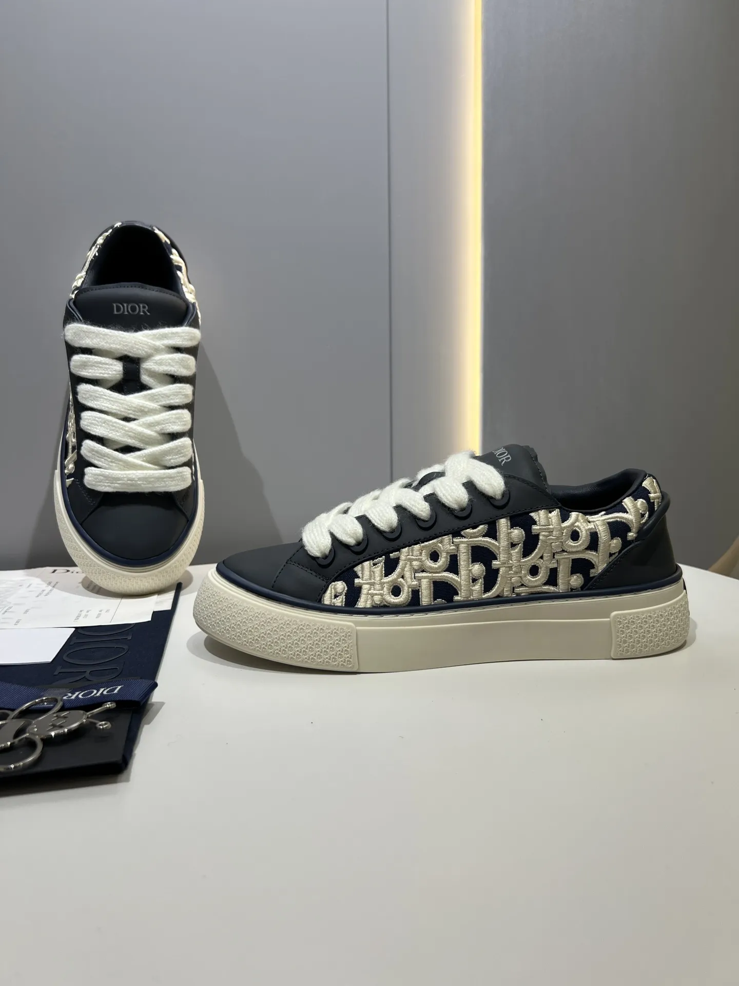 Affordable Dior B33 Sneakers – Black  Leather, Couples Style, Top Rep Shoes, Fake Diors Design 57