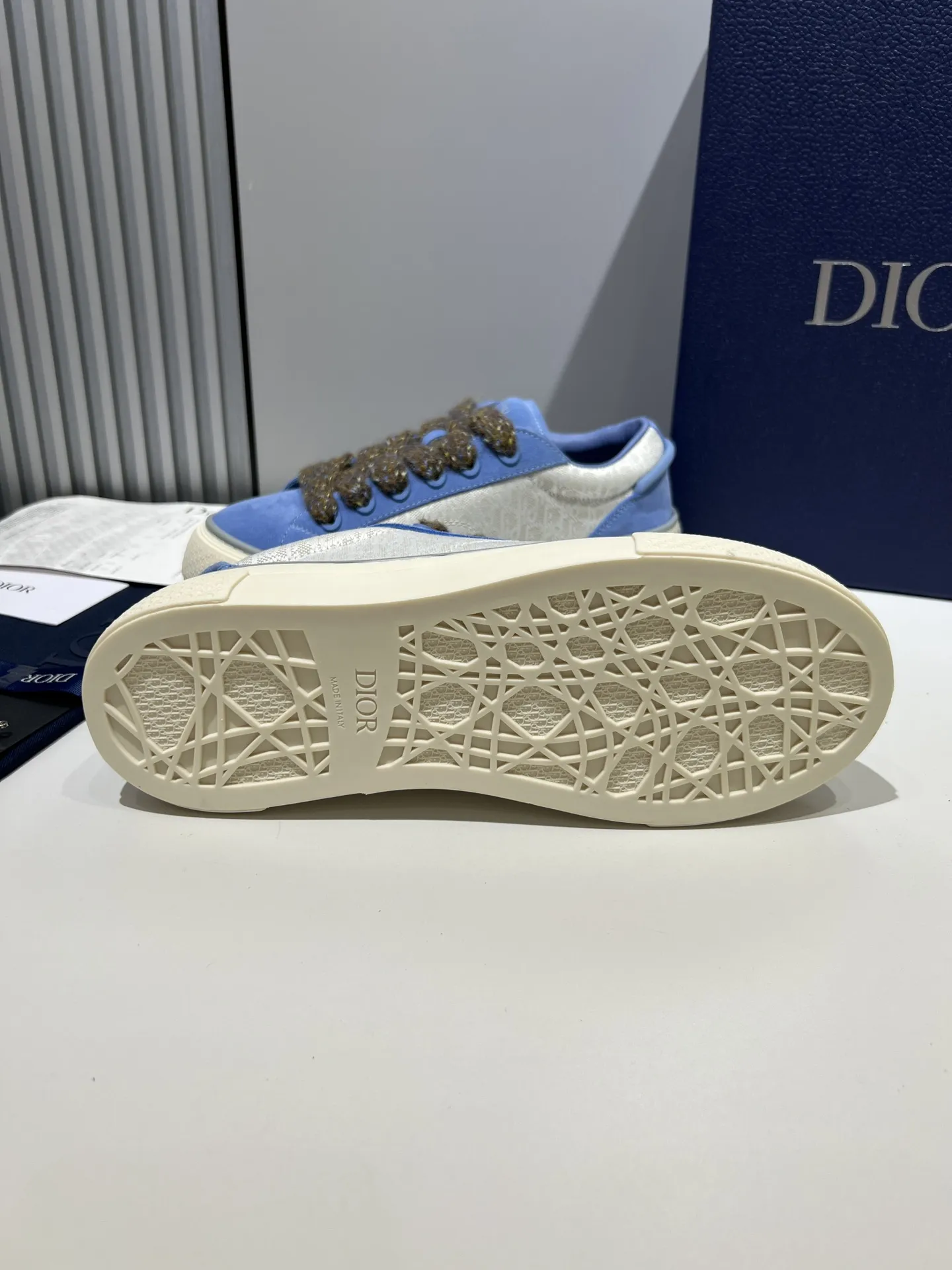EyeCatching Dior B33 Sneakers – Blue and White Colorway,  Couple Style with Best Replica Sneakers Design 22
