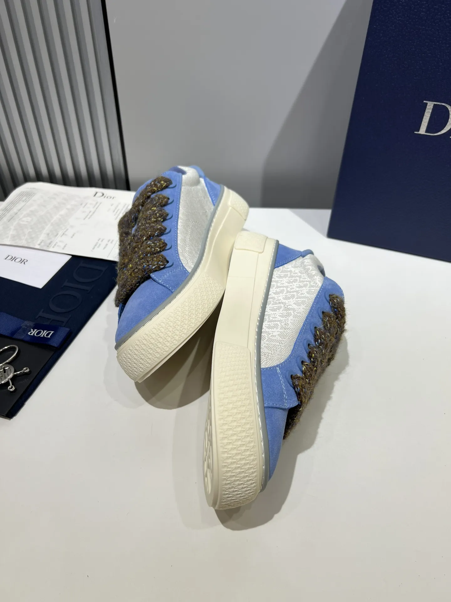 EyeCatching Dior B33 Sneakers – Blue and White Colorway,  Couple Style with Best Replica Sneakers Design 22