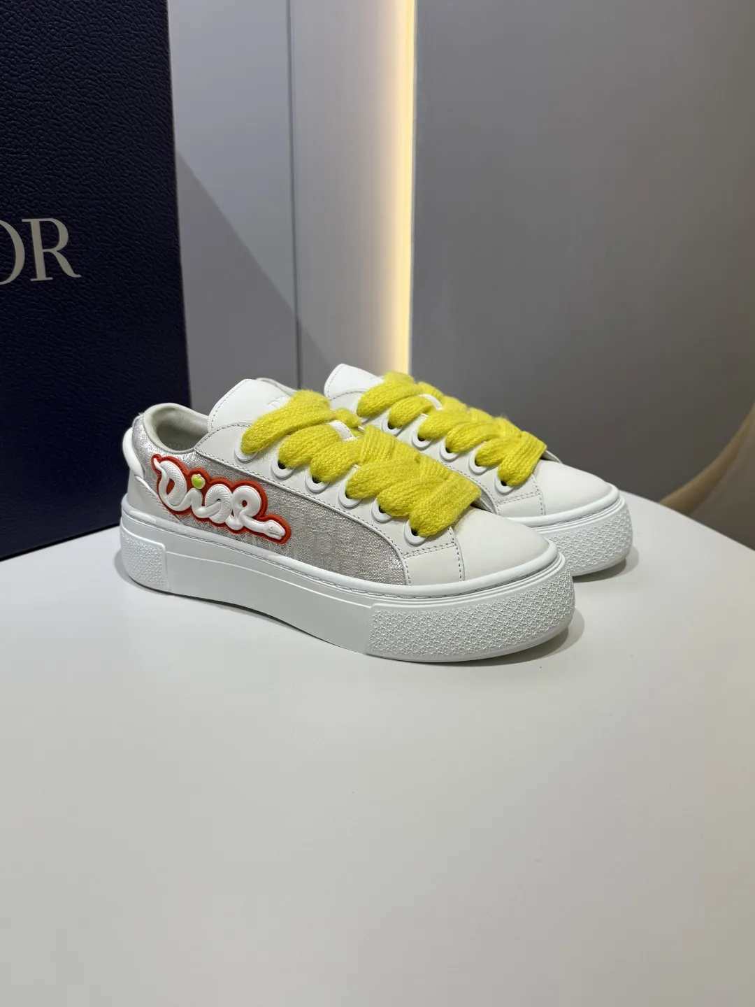 WrinkleFree Dior B33 Sneakers – White with Yellow Laces, Couples Edition, Best Rep Shoes,  Replica Dior 21