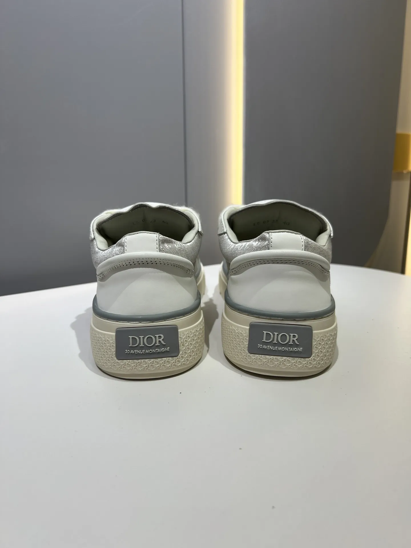 Dior B33 Sneakers for Couples – Black Leather, Top Version, Best Replica Sneakers,  Replica Dior Style ModernLook 33