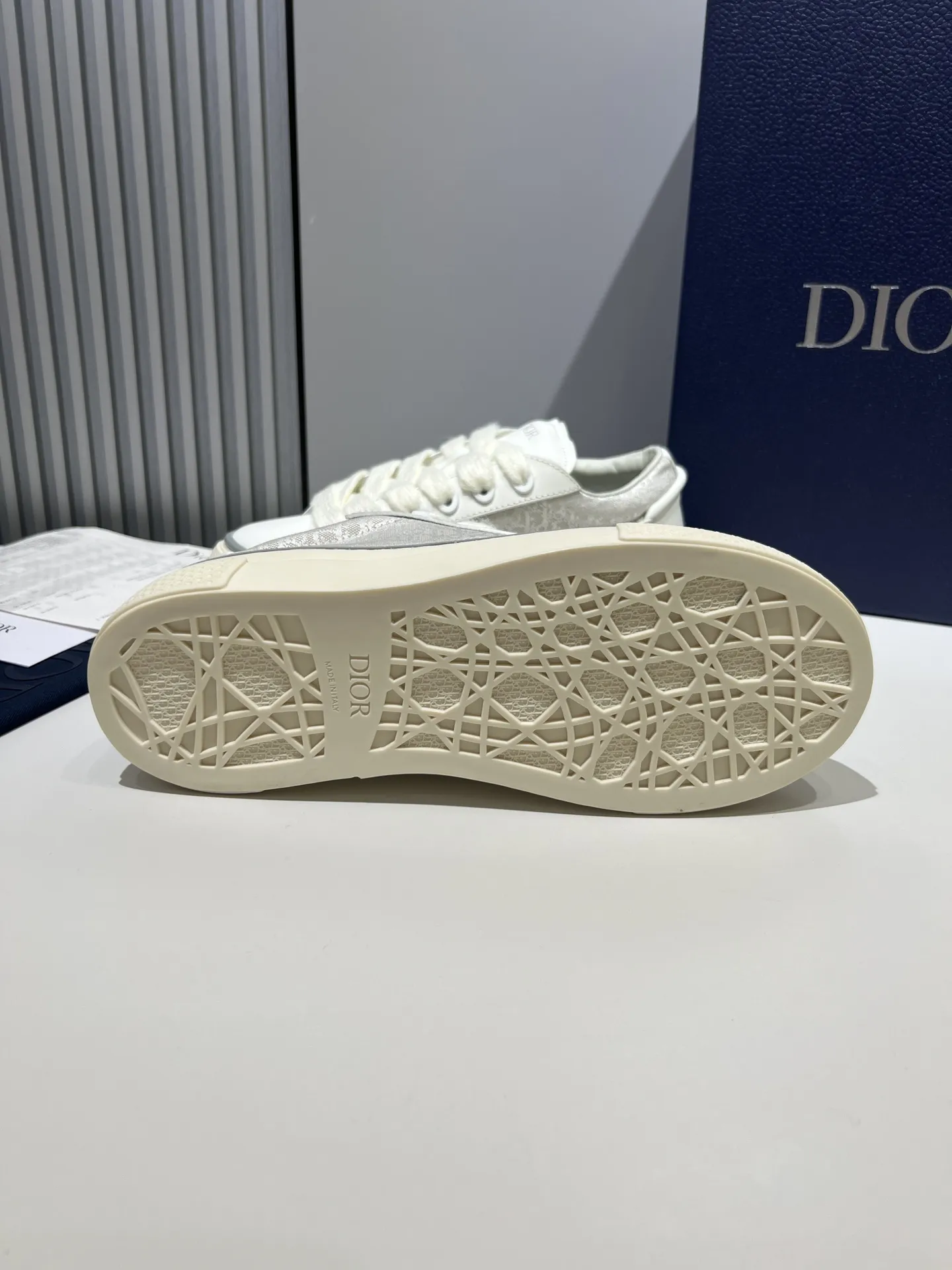 Dior B33 Sneakers for Couples – Black Leather, Top Version, Best Replica Sneakers,  Replica Dior Style ModernLook 33