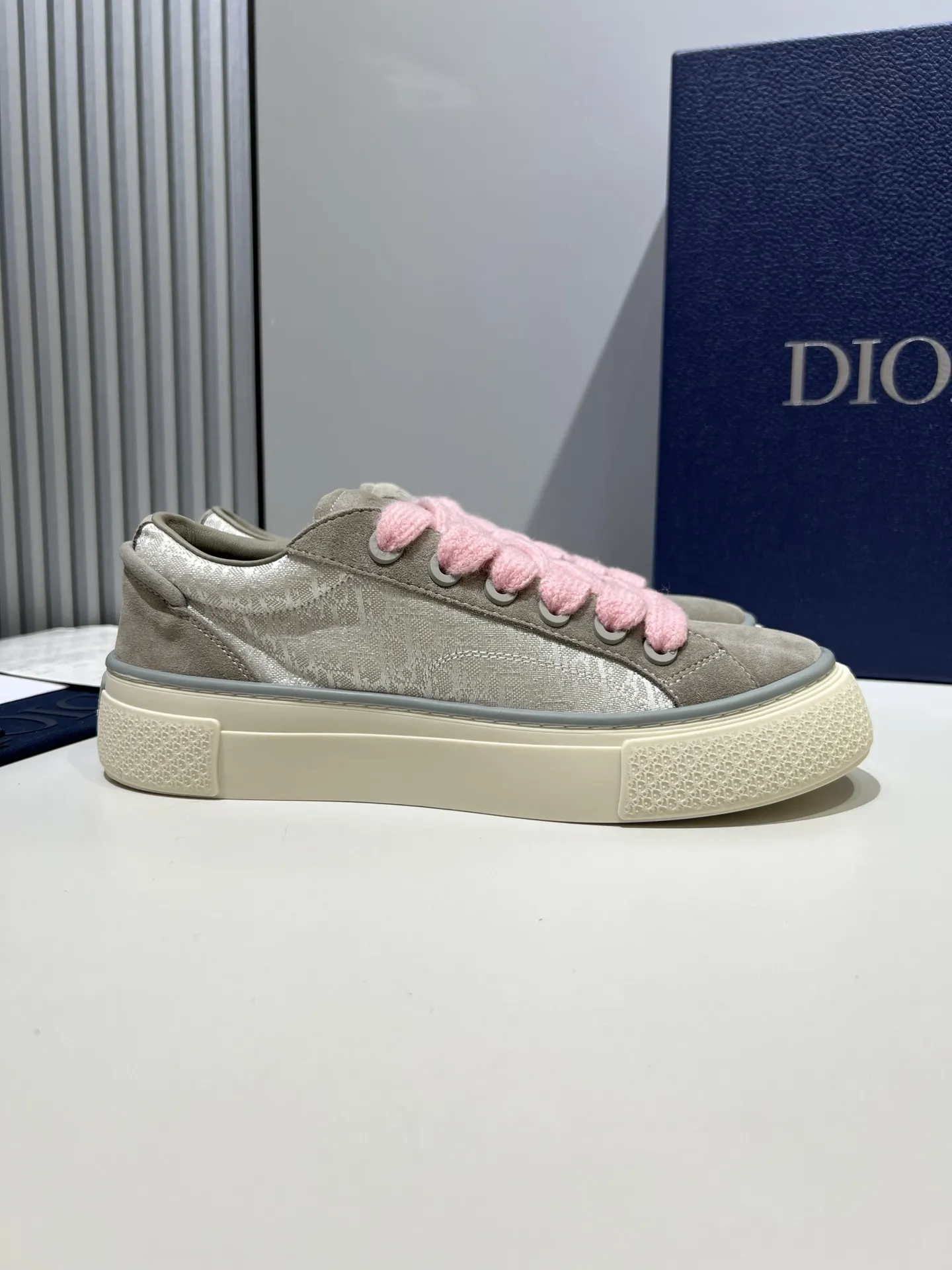 Dior B33 Sneakers for Couples – Black  Edition with Customizable Laces | Best Replica Sneakers & Replica Dior FashionForward 36