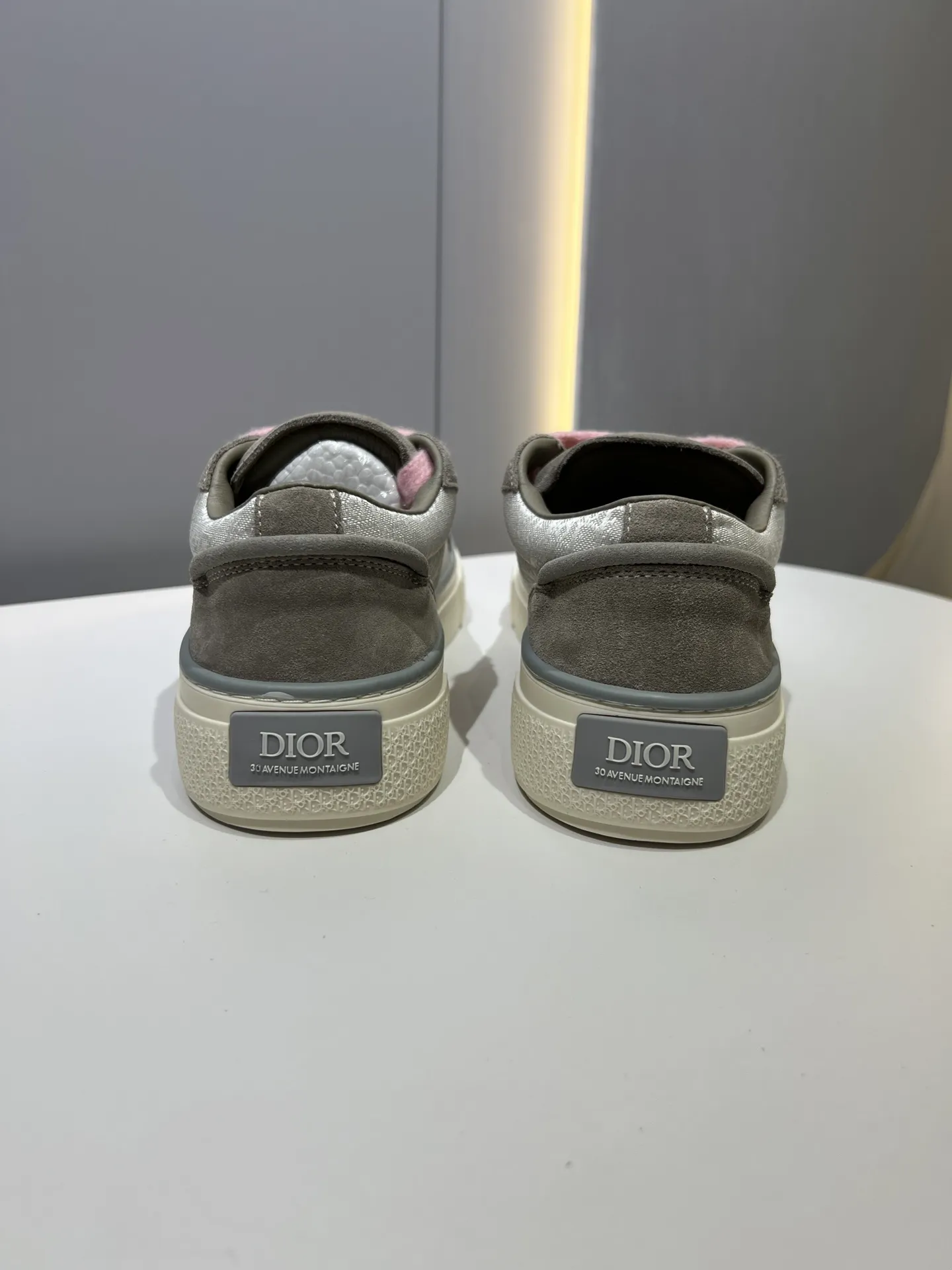 Dior B33 Sneakers for Couples – Black  Edition with Customizable Laces | Best Replica Sneakers & Replica Dior FashionForward 36
