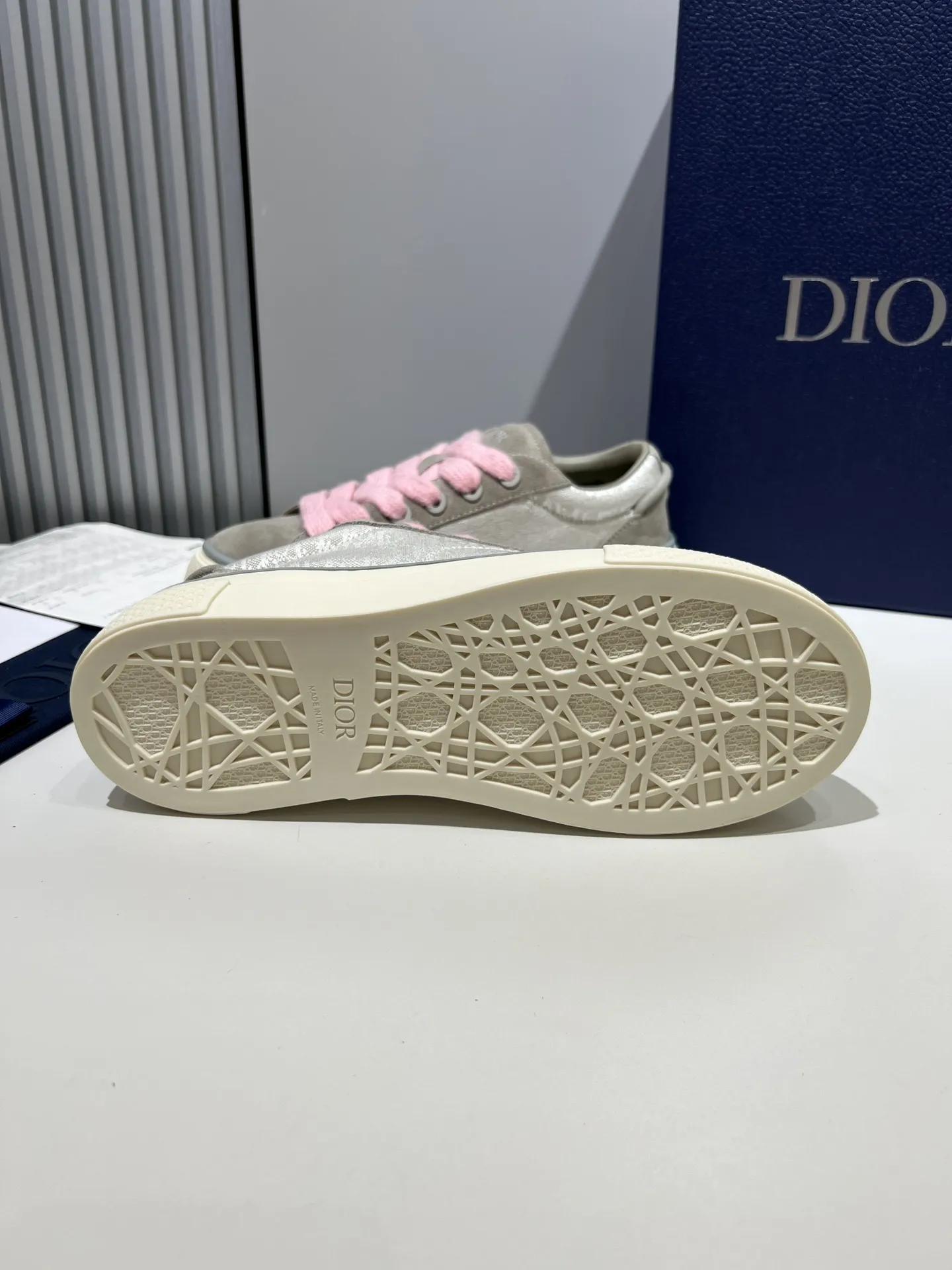 Dior B33 Sneakers for Couples – Black  Edition with Customizable Laces | Best Replica Sneakers & Replica Dior FashionForward 36