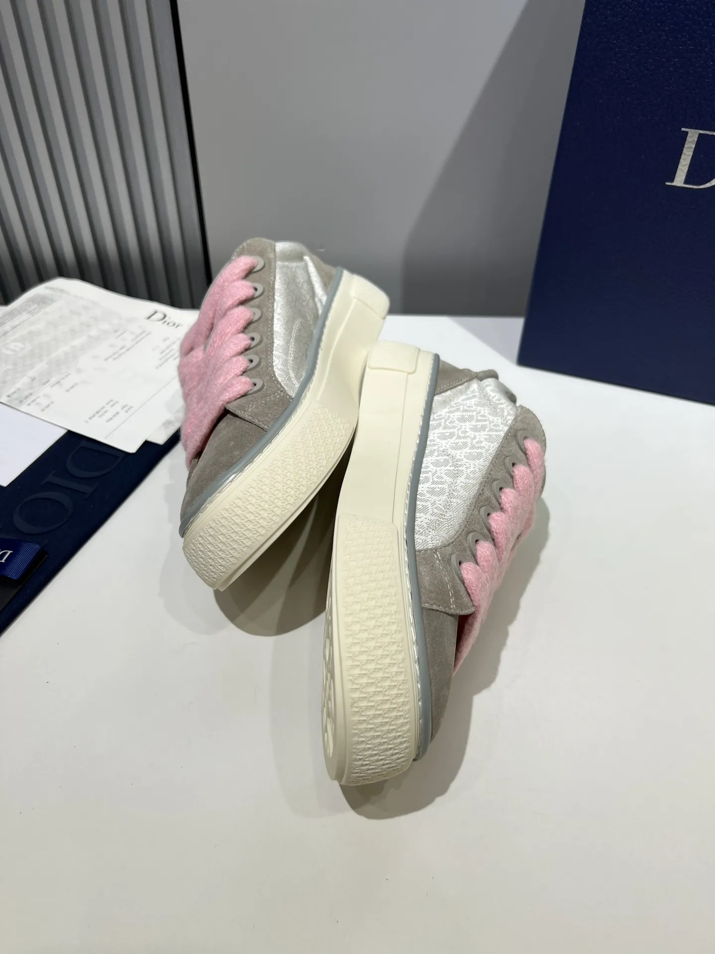 Dior B33 Sneakers for Couples – Black  Edition with Customizable Laces | Best Replica Sneakers & Replica Dior FashionForward 36