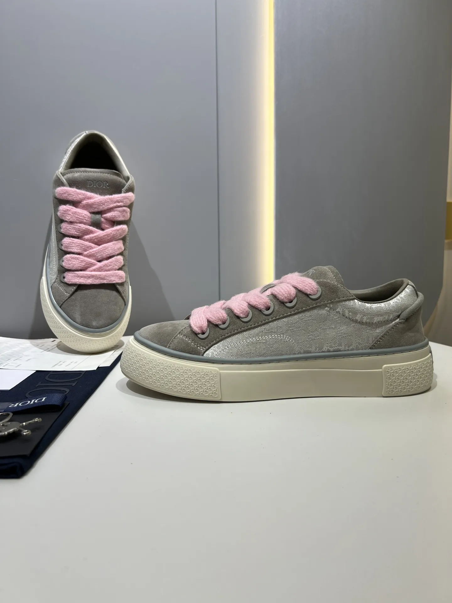 Dior B33 Sneakers for Couples – Black  Edition with Customizable Laces | Best Replica Sneakers & Replica Dior FashionForward 36