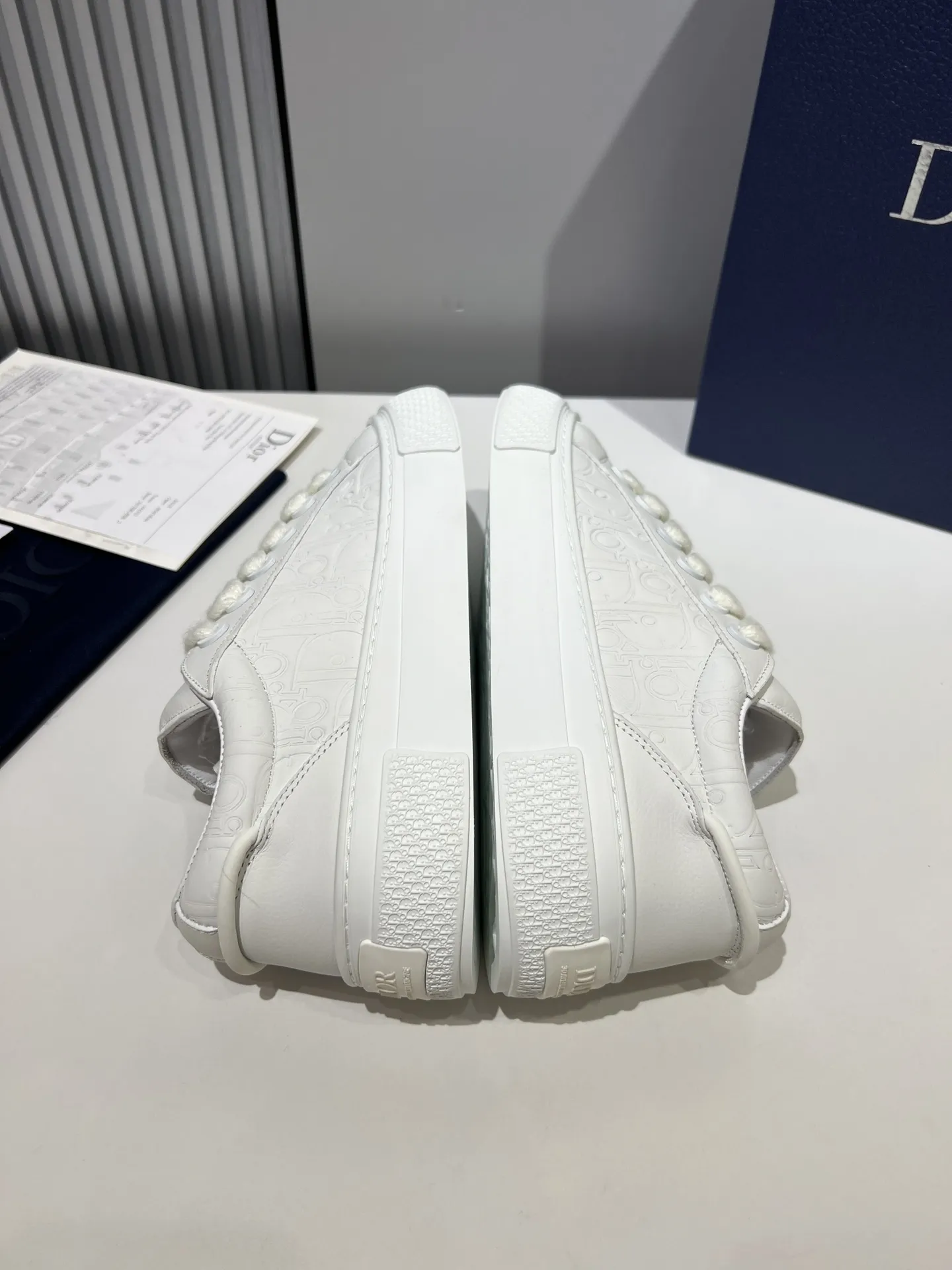 Contemporary Dior B33 Sneakers for Couples – Black  Edition with Customizable Laces | Top Rep Shoes & Best Replica Dior 34