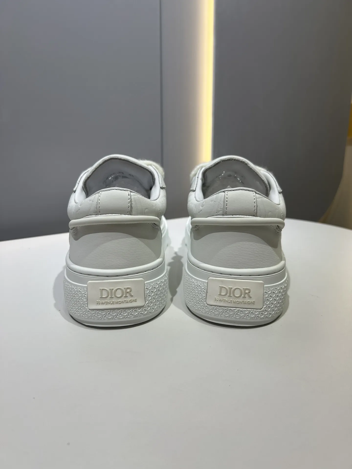 Dior B33 Sneakers for Couples – White Low-Top Style with  Leather, Customizable Laces, and Top-Quality Rep Shoes as Best Replica Dior Design WellDesigned 42