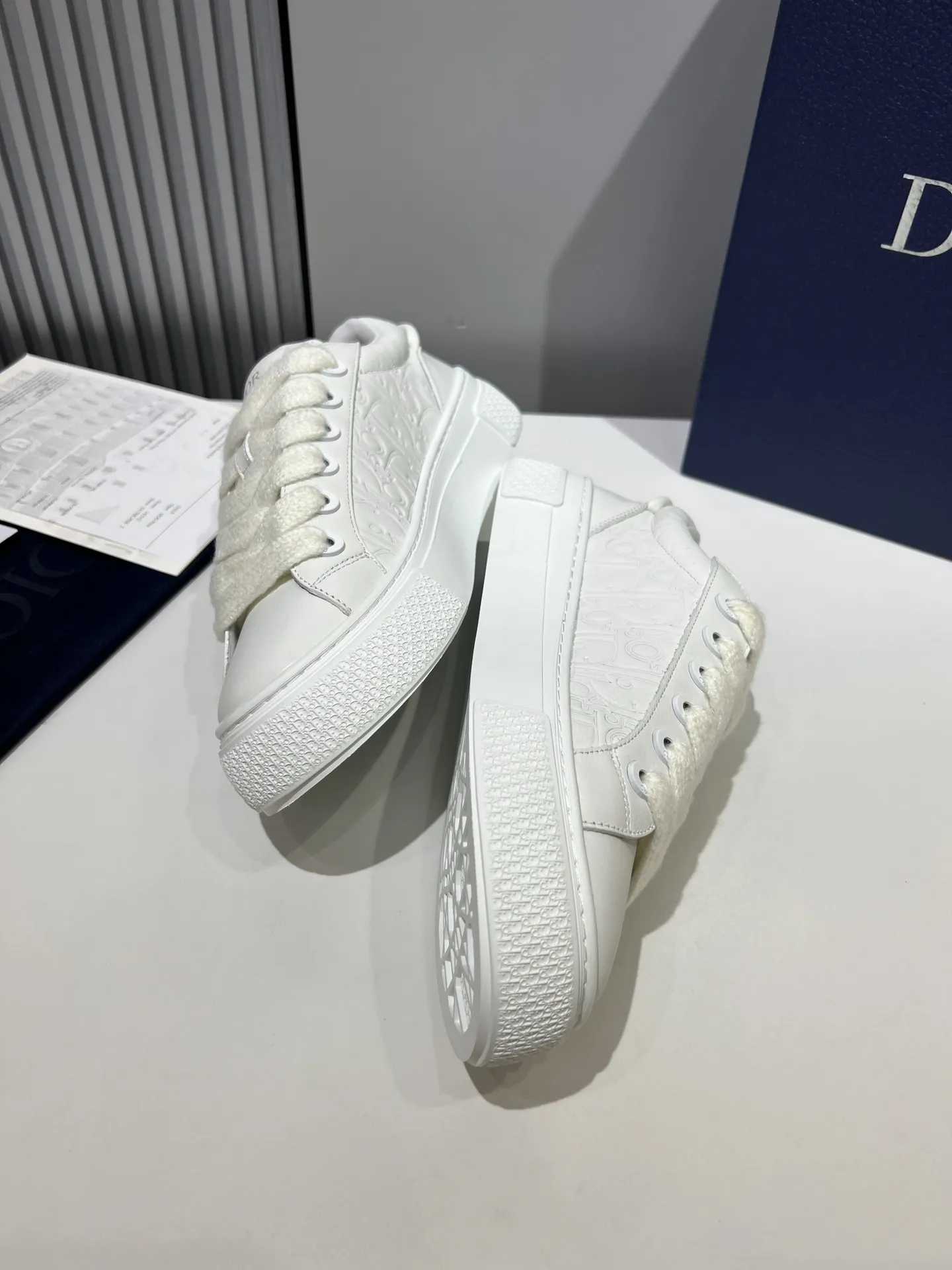 Dior B33 Sneakers for Couples – White Low-Top Style with  Leather, Customizable Laces, and Top-Quality Rep Shoes as Best Replica Dior Design WellDesigned 42