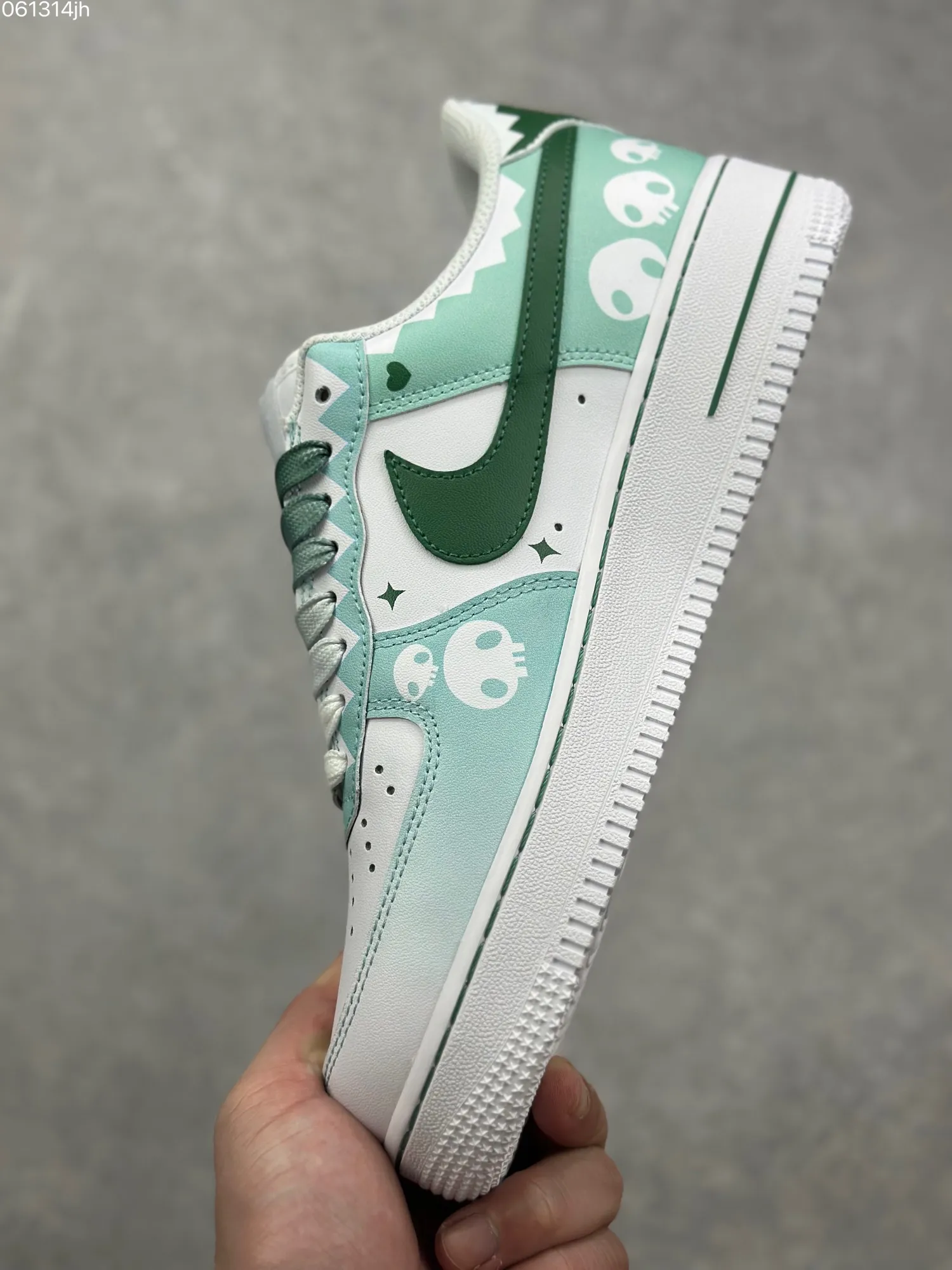 Packable Doraemon x Nike Air Force 1 Low ‘Miko’ – Gradient White Green Custom Low-Top Rep Shoes & Top-Quality Replica Sneakers 1069