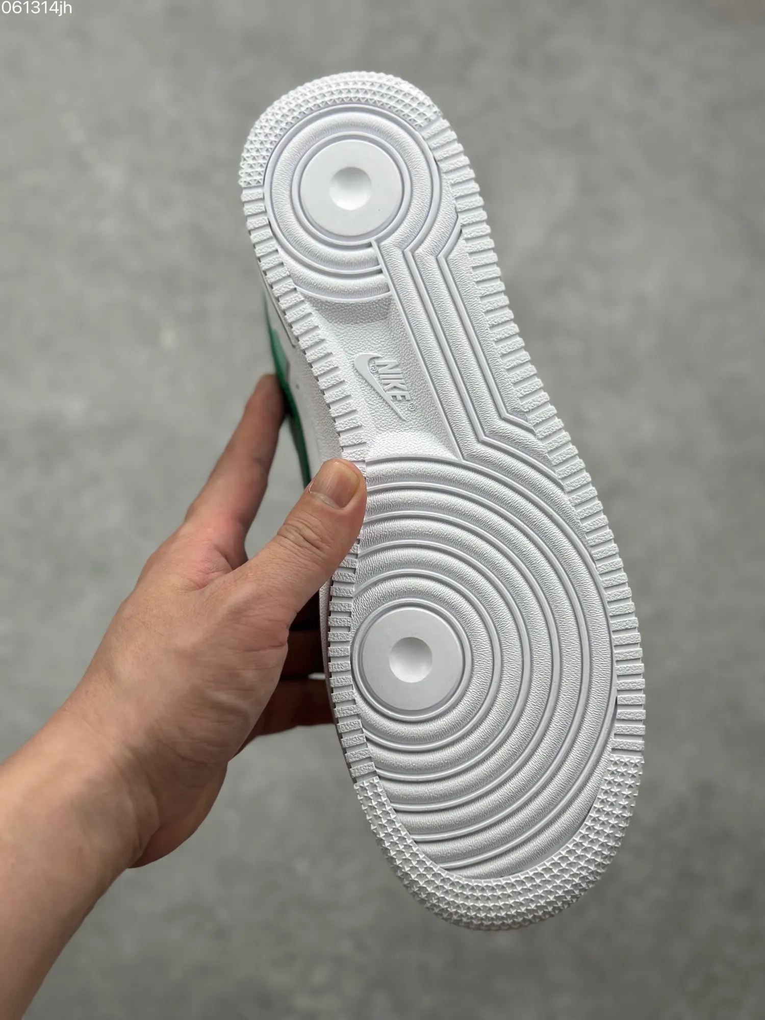 Packable Doraemon x Nike Air Force 1 Low ‘Miko’ – Gradient White Green Custom Low-Top Rep Shoes & Top-Quality Replica Sneakers 1069