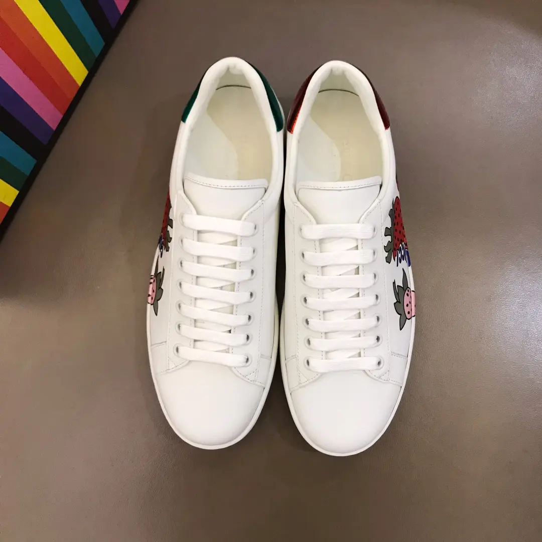 Unisex GUCCI 2019 Strawberry Limited Edition White Sneakers with Floral Design for Men and Women – High Quality Rep Shoes & Gucci Fake 855