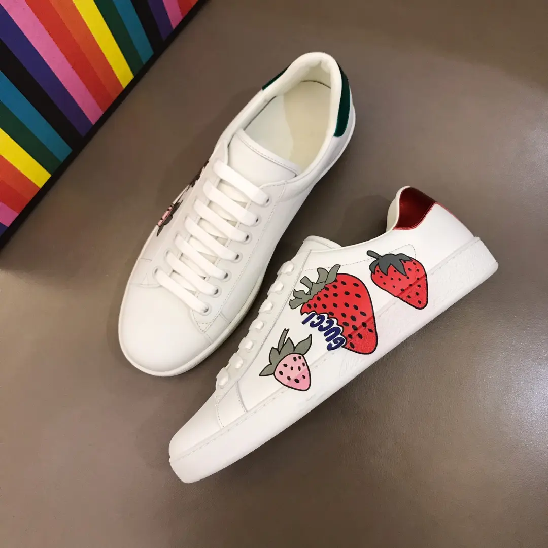 Unisex GUCCI 2019 Strawberry Limited Edition White Sneakers with Floral Design for Men and Women – High Quality Rep Shoes & Gucci Fake 855