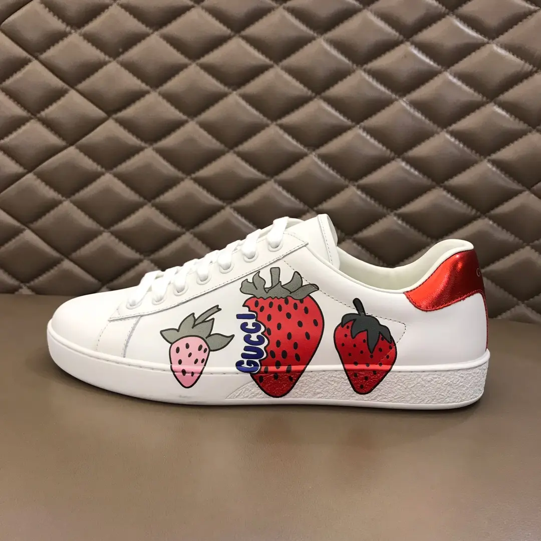 Unisex GUCCI 2019 Strawberry Limited Edition White Sneakers with Floral Design for Men and Women – High Quality Rep Shoes & Gucci Fake 855